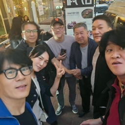 피드에 업로드 된 이미지