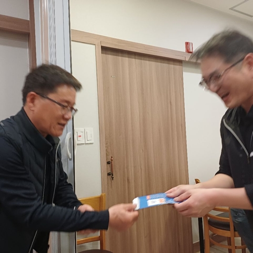 ํผ๋ ์ด๋ฏธ์ง