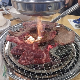 피드에 업로드 된 이미지