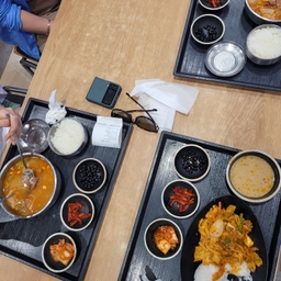 피드에 업로드 된 이미지