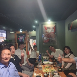 피드에 업로드 된 이미지