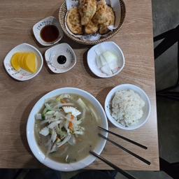 피드에 업로드 된 이미지