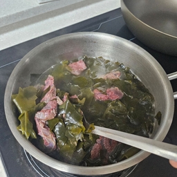 피드에 업로드 된 이미지