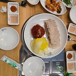 피드에 업로드 된 이미지