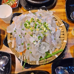 피드에 업로드 된 이미지