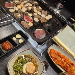 피드에 업로드 된 이미지
