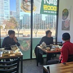 피드에 업로드 된 이미지
