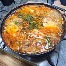 피드에 업로드 된 이미지