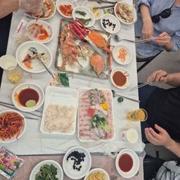피드에 업로드 된 이미지