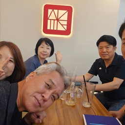 피드에 업로드 된 이미지