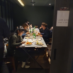 피드에 업로드 된 이미지