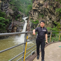 피드에 업로드 된 이미지