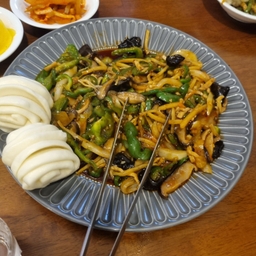 피드에 업로드 된 이미지