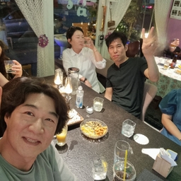 피드에 업로드 된 이미지