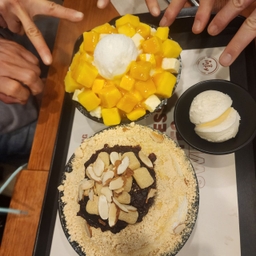 피드에 업로드 된 이미지
