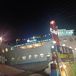 피드에 업로드 된 이미지