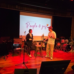 피드에 업로드 된 이미지