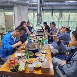 피드에 업로드 된 이미지