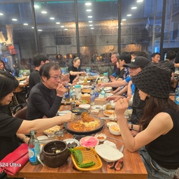 피드에 업로드 된 이미지