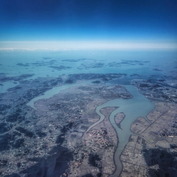 피드에 업로드 된 이미지