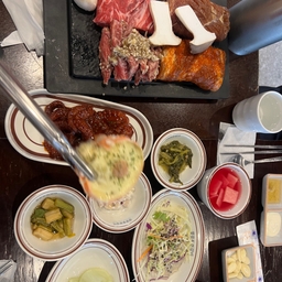 피드에 업로드 된 이미지