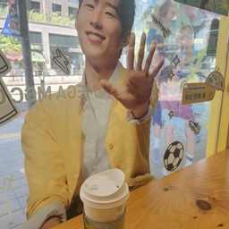 피드에 업로드 된 이미지