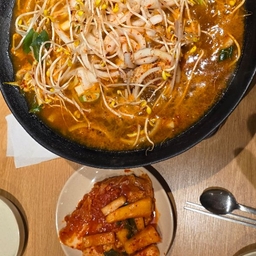 피드에 업로드 된 이미지
