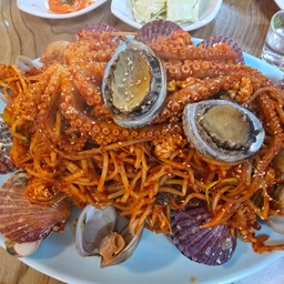 피드에 업로드 된 이미지