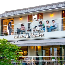 피드에 업로드 된 이미지