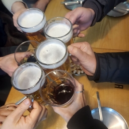 피드에 업로드 된 이미지