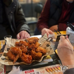 피드에 업로드 된 이미지