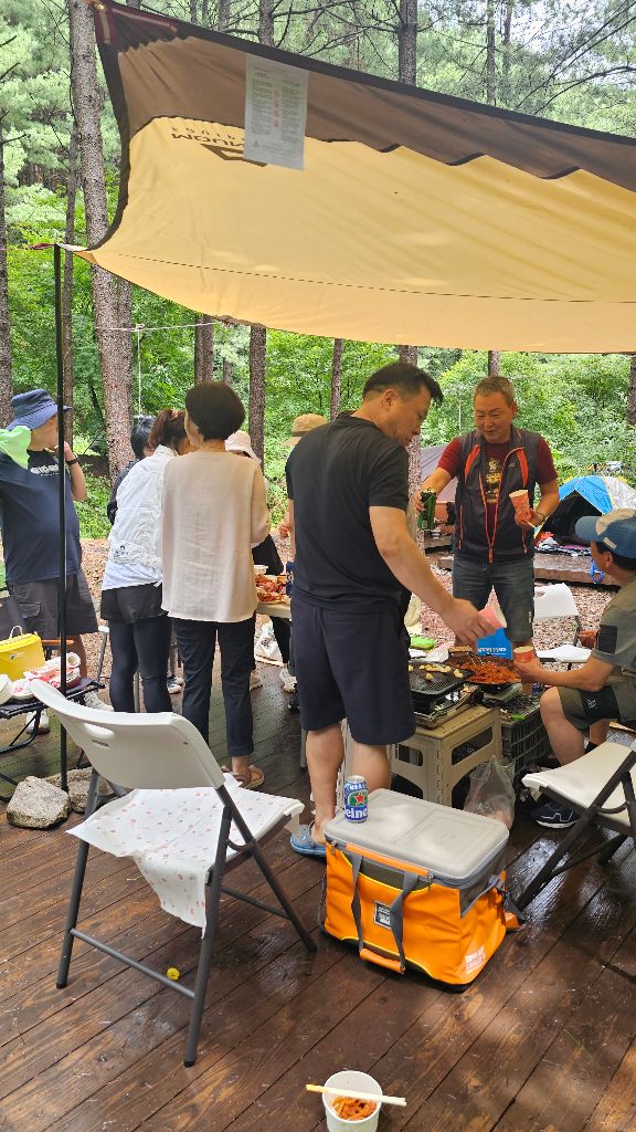 피드에 업로드 된 이미지