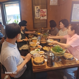 피드에 업로드 된 이미지