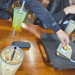 피드에 업로드 된 이미지