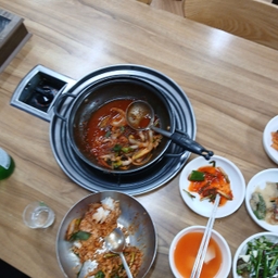 피드에 업로드 된 이미지