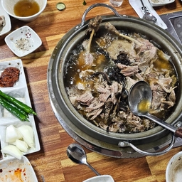 피드에 업로드 된 이미지