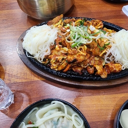 피드에 업로드 된 이미지