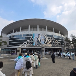 피드에 업로드 된 이미지