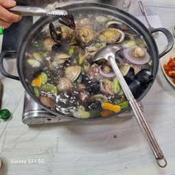 피드에 업로드 된 이미지