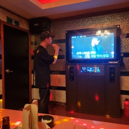 피드에 업로드 된 이미지