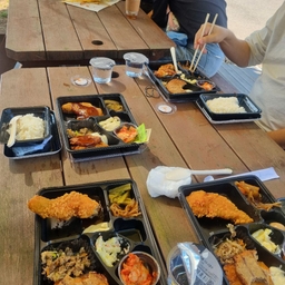 피드에 업로드 된 이미지