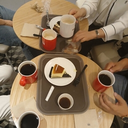 피드에 업로드 된 이미지