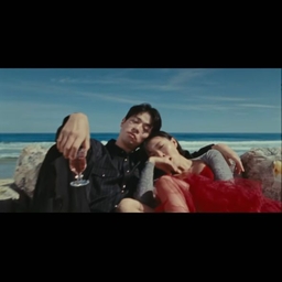 피드에 업로드 된 이미지