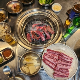 피드에 업로드 된 이미지