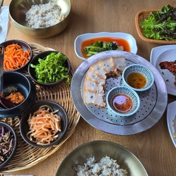 피드에 업로드 된 이미지