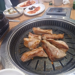 피드에 업로드 된 이미지