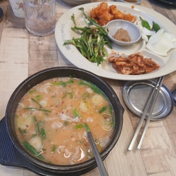 피드에 업로드 된 이미지