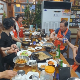 피드에 업로드 된 이미지