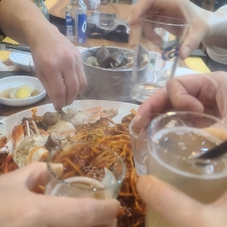 피드에 업로드 된 이미지