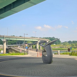 피드에 업로드 된 이미지